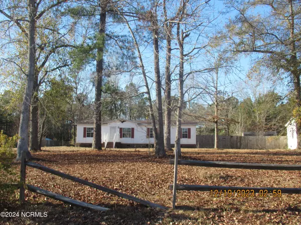 142 Aberdeen LN, Jacksonville, NC 28540