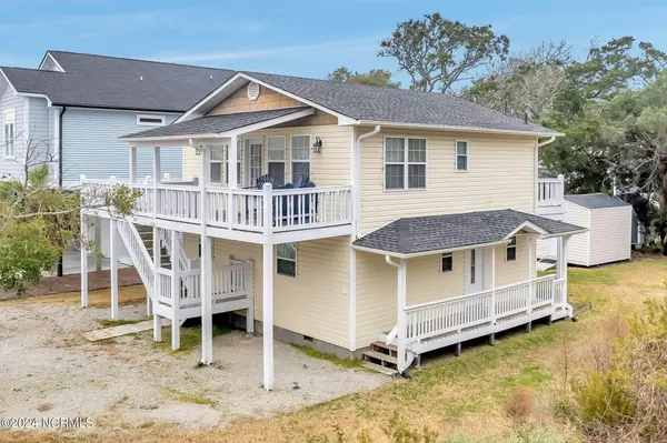 Oak Island, NC 28465,115 SE 43rd ST