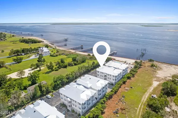 704 E Moore Street #122, Southport, NC 28461