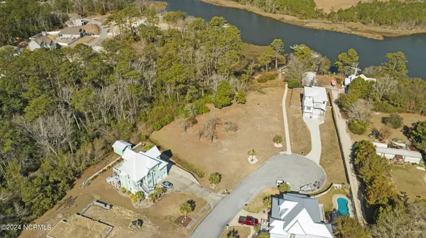 111 Key West LN, Newport, NC 28570