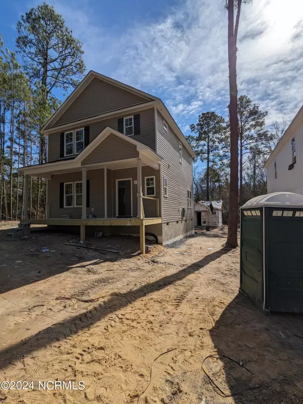 Southern Pines, NC 28387,601 S Glover ST