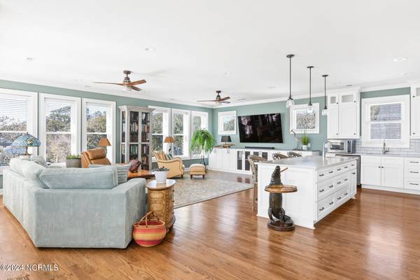 Oak Island, NC 28465,208 SE 78th Street