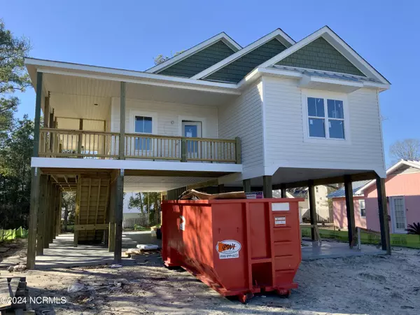 Oak Island, NC 28465,113 NW 11th ST