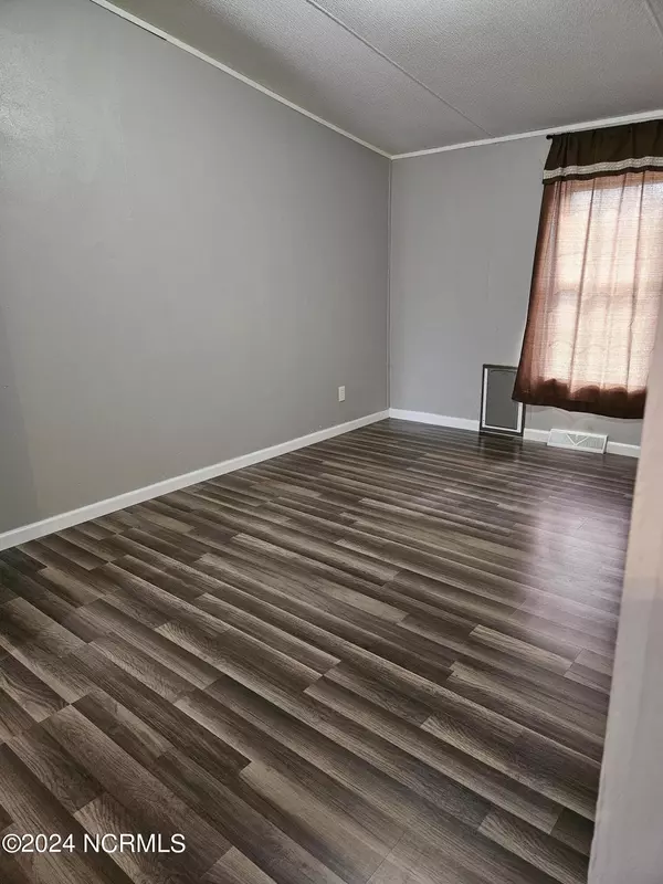 Ayden, NC 28513,629 Old Snow Hill RD