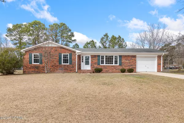 208 Maplehurst Drive, Jacksonville, NC 28540