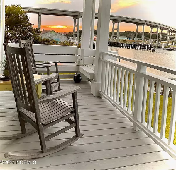 Holden Beach, NC 28462,107 South Shore DR