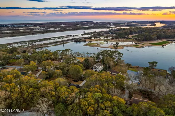 Sunset Beach, NC 28468,422 Lake Shore DR