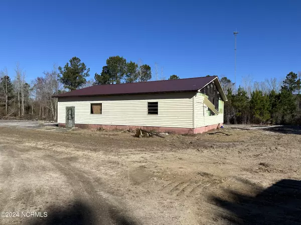 773 Old Wilmington RD, Whiteville, NC 28472