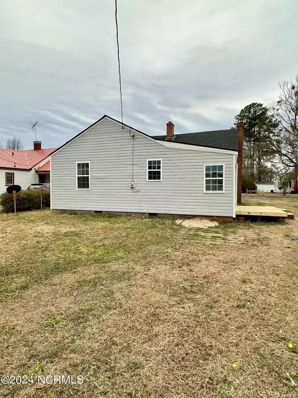 Williamston, NC 27892,110 N Park AVE