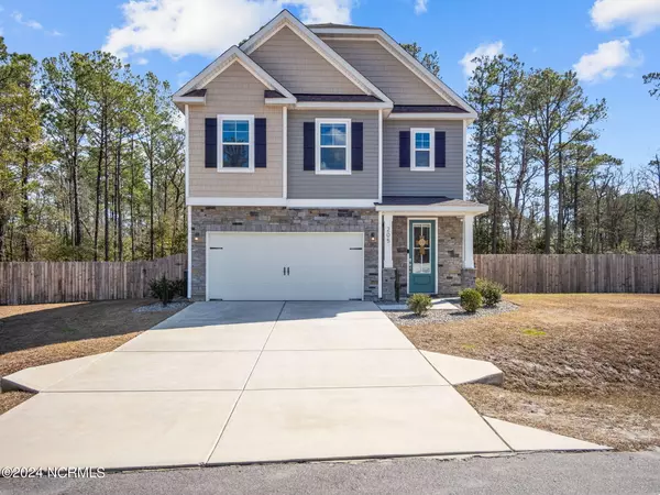 205 Salt Meadow LN, Newport, NC 28570