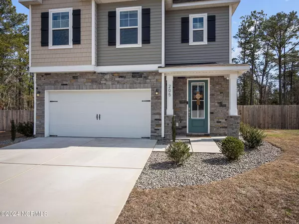 Newport, NC 28570,205 Salt Meadow LN