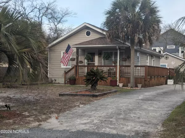 122 NE 19th ST, Oak Island, NC 28465