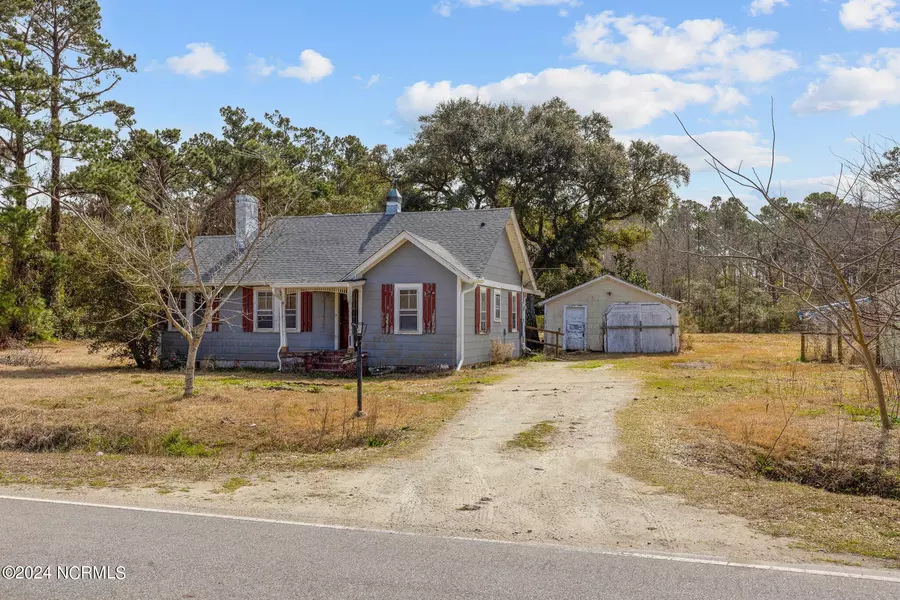 526 Pigott RD, Gloucester, NC 28528