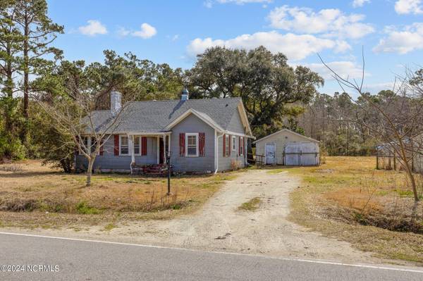 526 Pigott RD,  Gloucester,  NC 28528