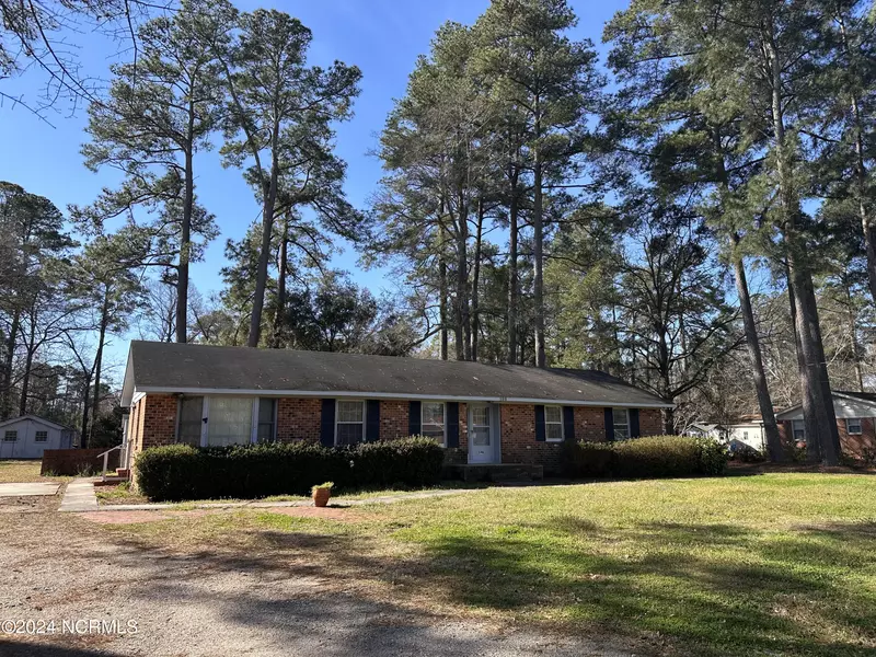 598 Forest RD, Lumberton, NC 28358