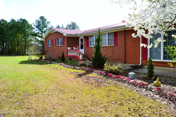 749 Hallsville RD, Beulaville, NC 28518