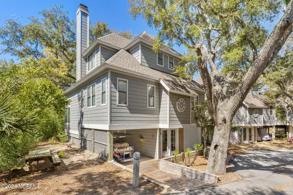 Bald Head Island, NC 28461,125 N Bald Head Wynd ##6