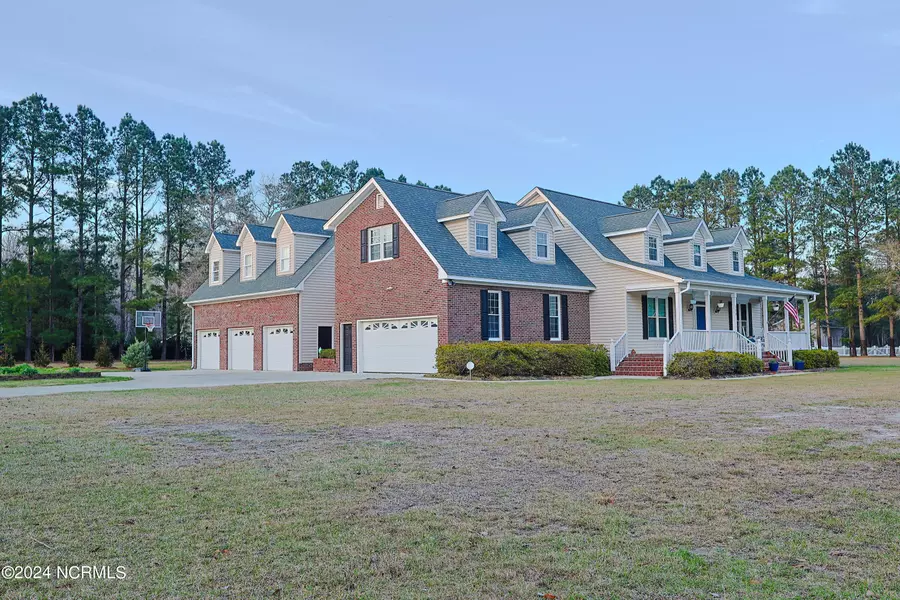 229 Mare Pond PL, Hampstead, NC 28443