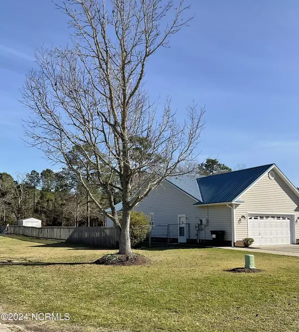 Swansboro, NC 28584,206 Marsh Hen CT