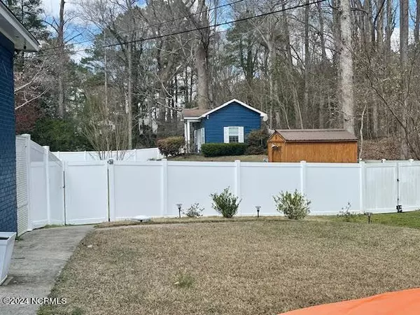 Williamston, NC 27892,409 North ST