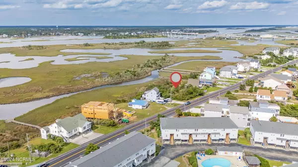 Surf City, NC 28445,817 S Topsail DR