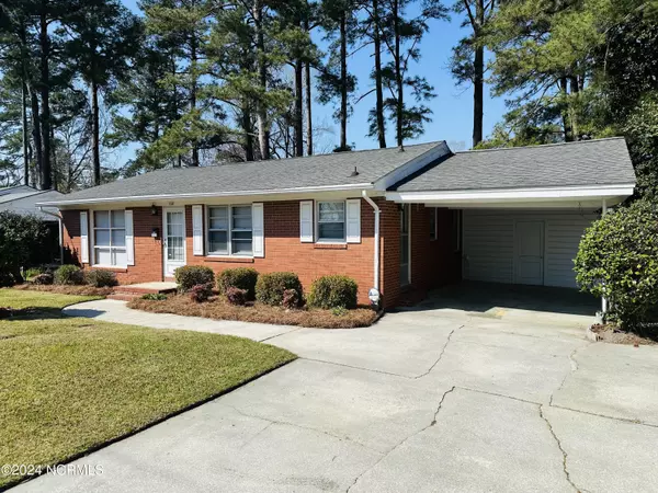 112 W Calhoun ST, Whiteville, NC 28472