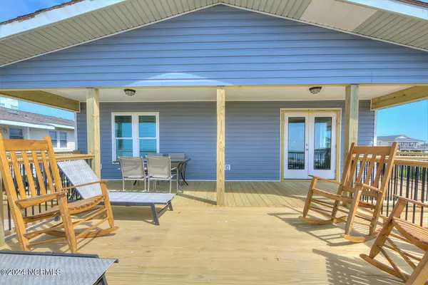 Oak Island, NC 28465,1129 E Beach DR