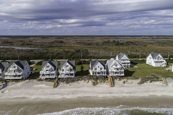 North Topsail Beach, NC 28460,4274 Island DR