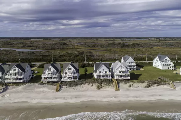 North Topsail Beach, NC 28460,4274 Island DR