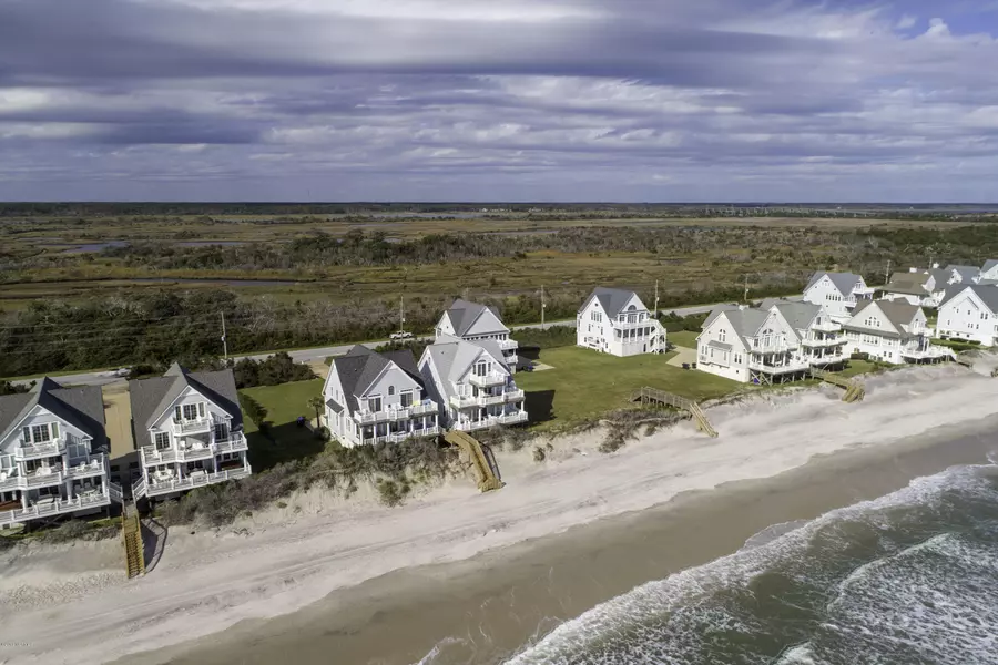 4274 Island DR, North Topsail Beach, NC 28460