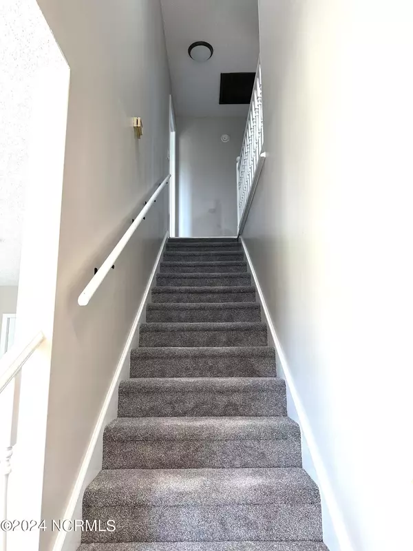 111 Avon DR Hubert, NC 28539