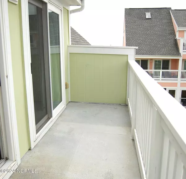 Emerald Isle, NC 28594,9201 Coast Guard RD #H301