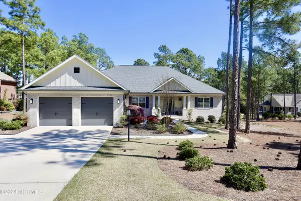 4 Masters Ridge PL, Southern Pines, NC 28387