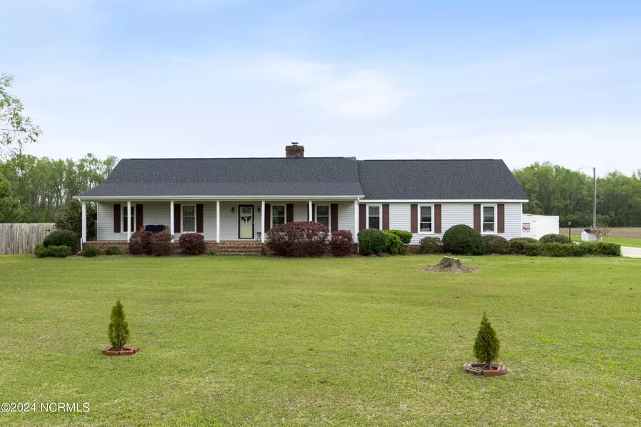 1507 Faro RD, Stantonsburg, NC 27883