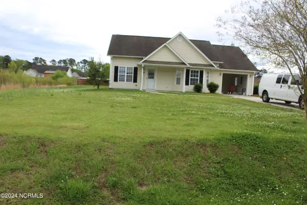 144 Henry Giddeons DR, Teachey, NC 28464