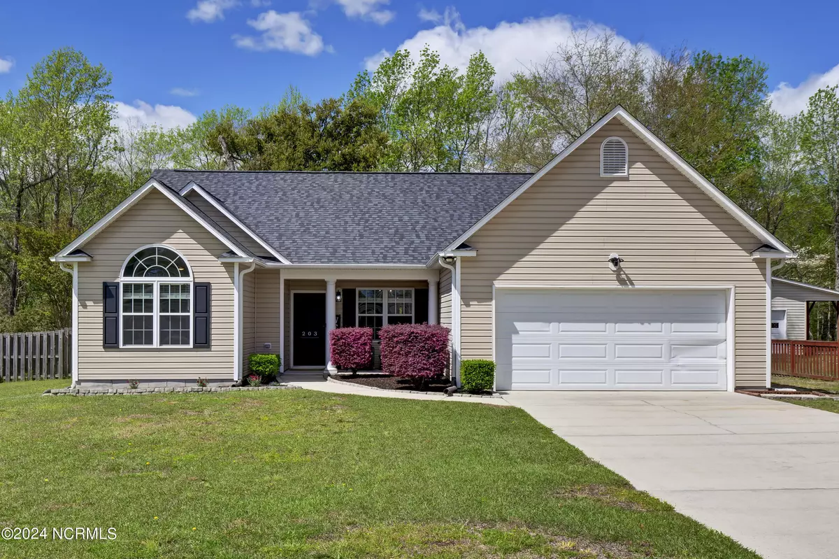 Sneads Ferry, NC 28460,203 Everett Yopp DR