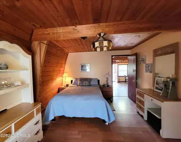 Kill Devil Hills, NC 27948,423 Colington DR