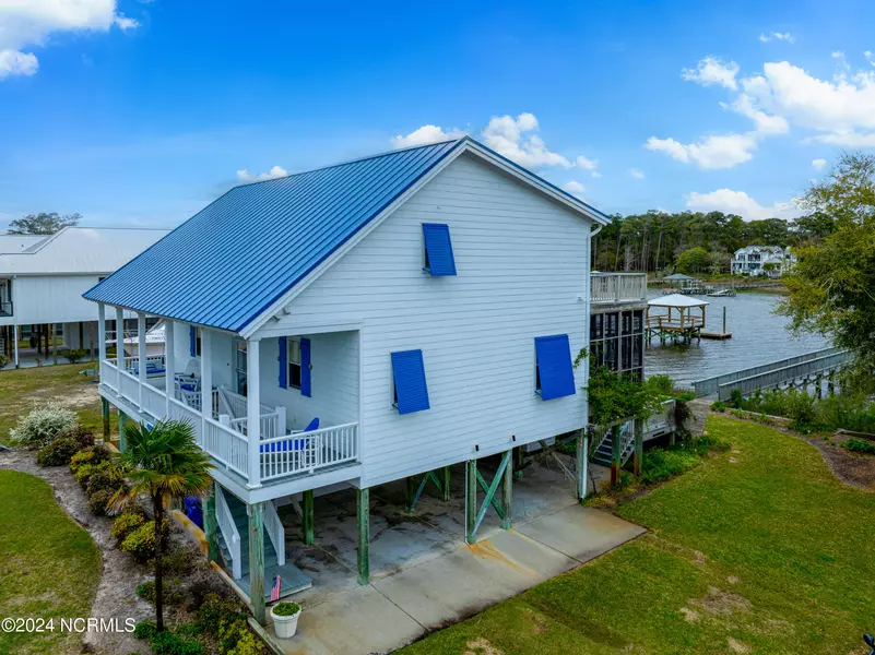 4208 E Yacht DR, Oak Island, NC 28465