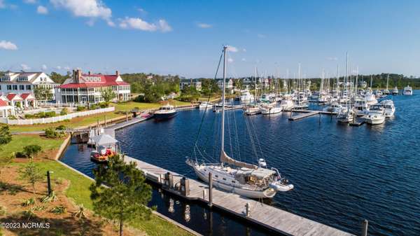 301 E Harborside RD, Oriental, NC 28571