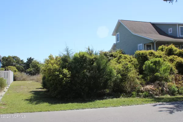 Holden Beach, NC 28462,305 Sand Dune LN