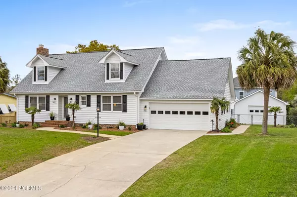 316 NE 58th Street, Oak Island, NC 28465