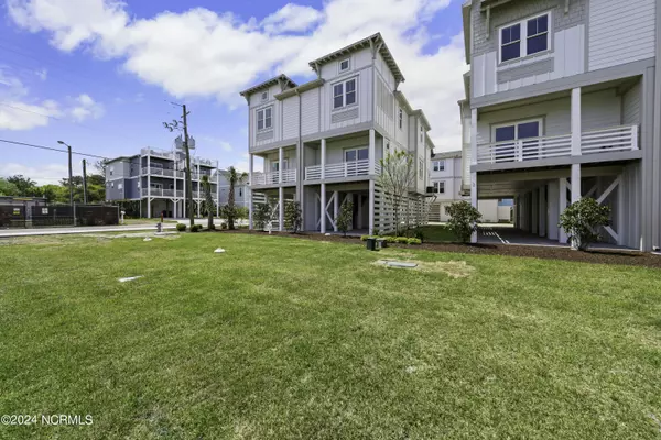 Carolina Beach, NC 28428,908 Second ST S #1