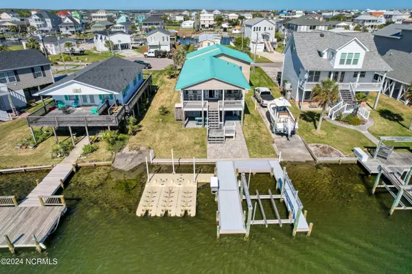 4095 4th ST, Surf City, NC 28445