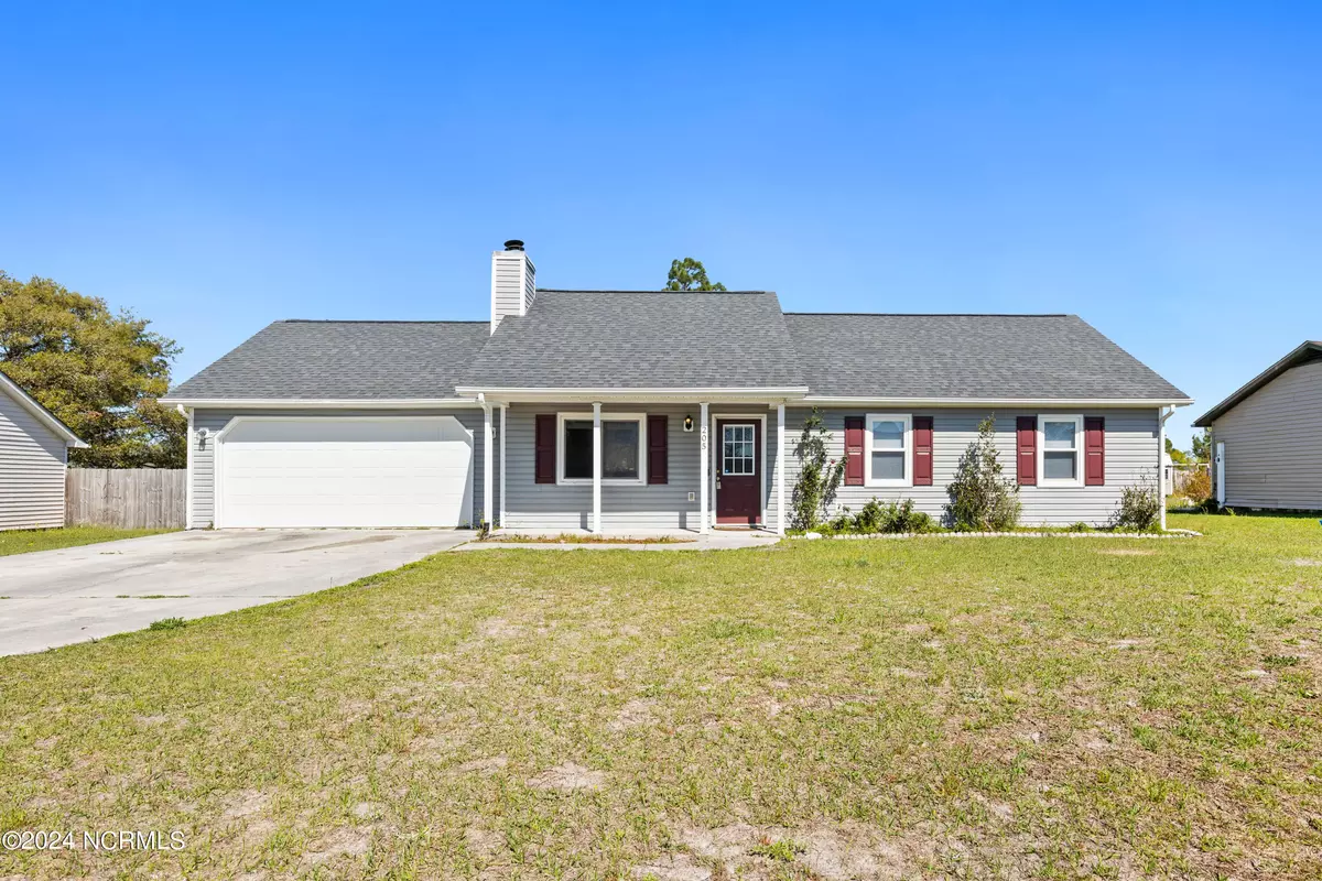 Hubert, NC 28539,205 Foxtrace LN