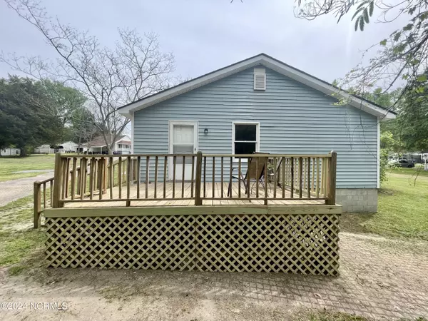 Williamston, NC 27892,402 Mulberry ST