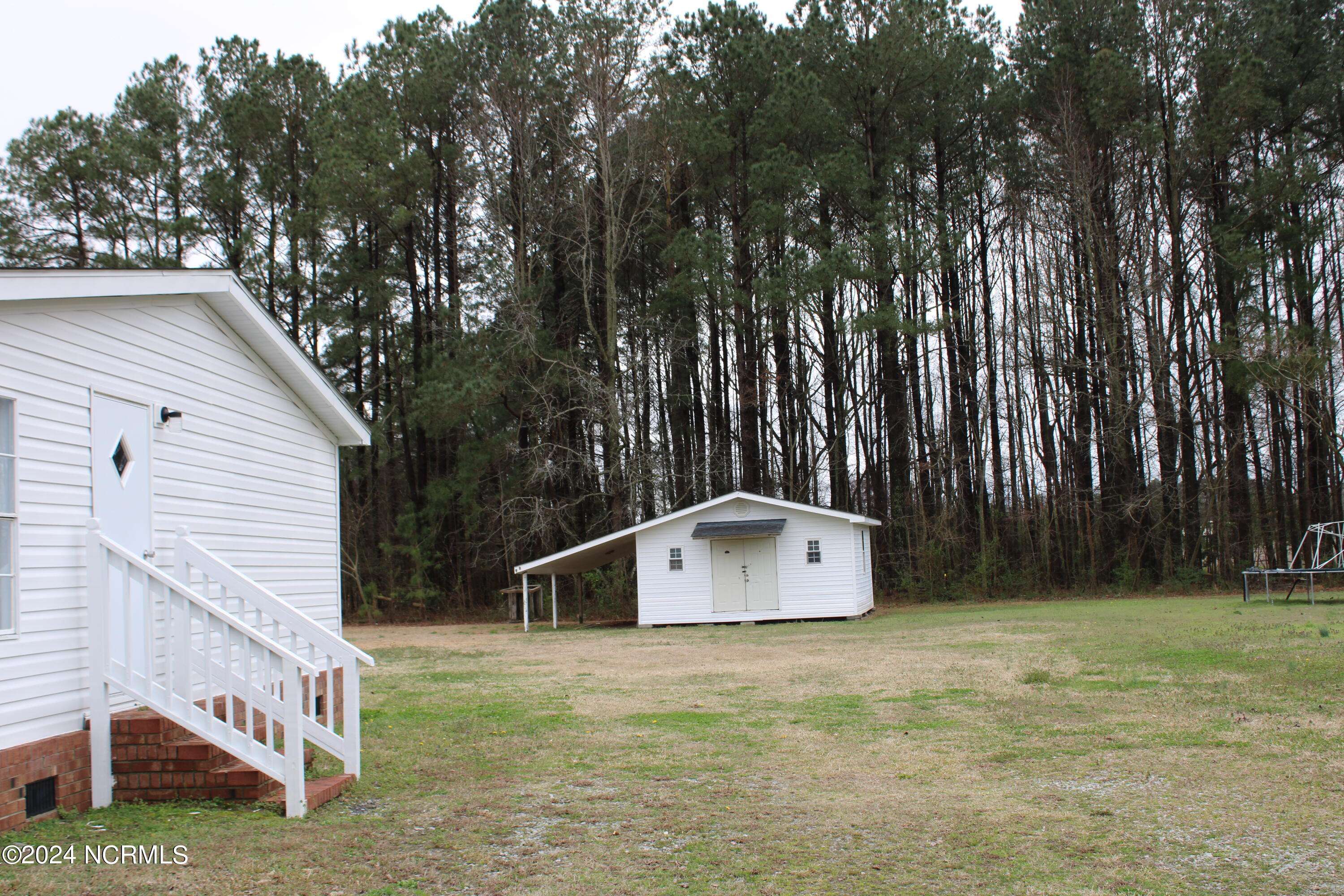 Kenly, NC 27542,8967 Frank RD
