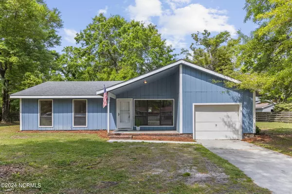 1105 Hedrick Boulevard, Morehead City, NC 28557