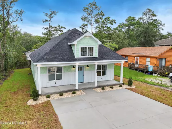 Oak Island, NC 28465,309 NE 47th ST