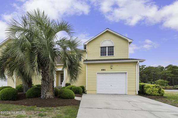 681 Settlers LN,  Kure Beach,  NC 28449