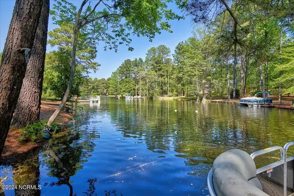 Whispering Pines, NC 28327,118 Pine Lake DR